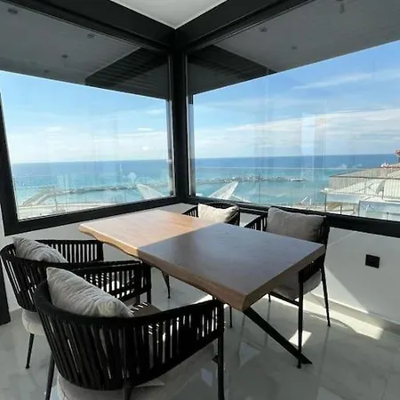 With A Sea View! Апартаменты Nea Kallikrateia